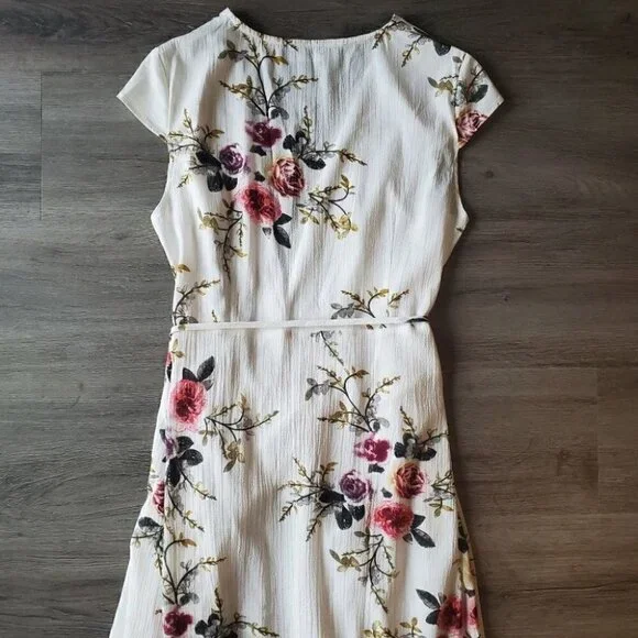 Floral Wrap Dress - Picture 10 of 10